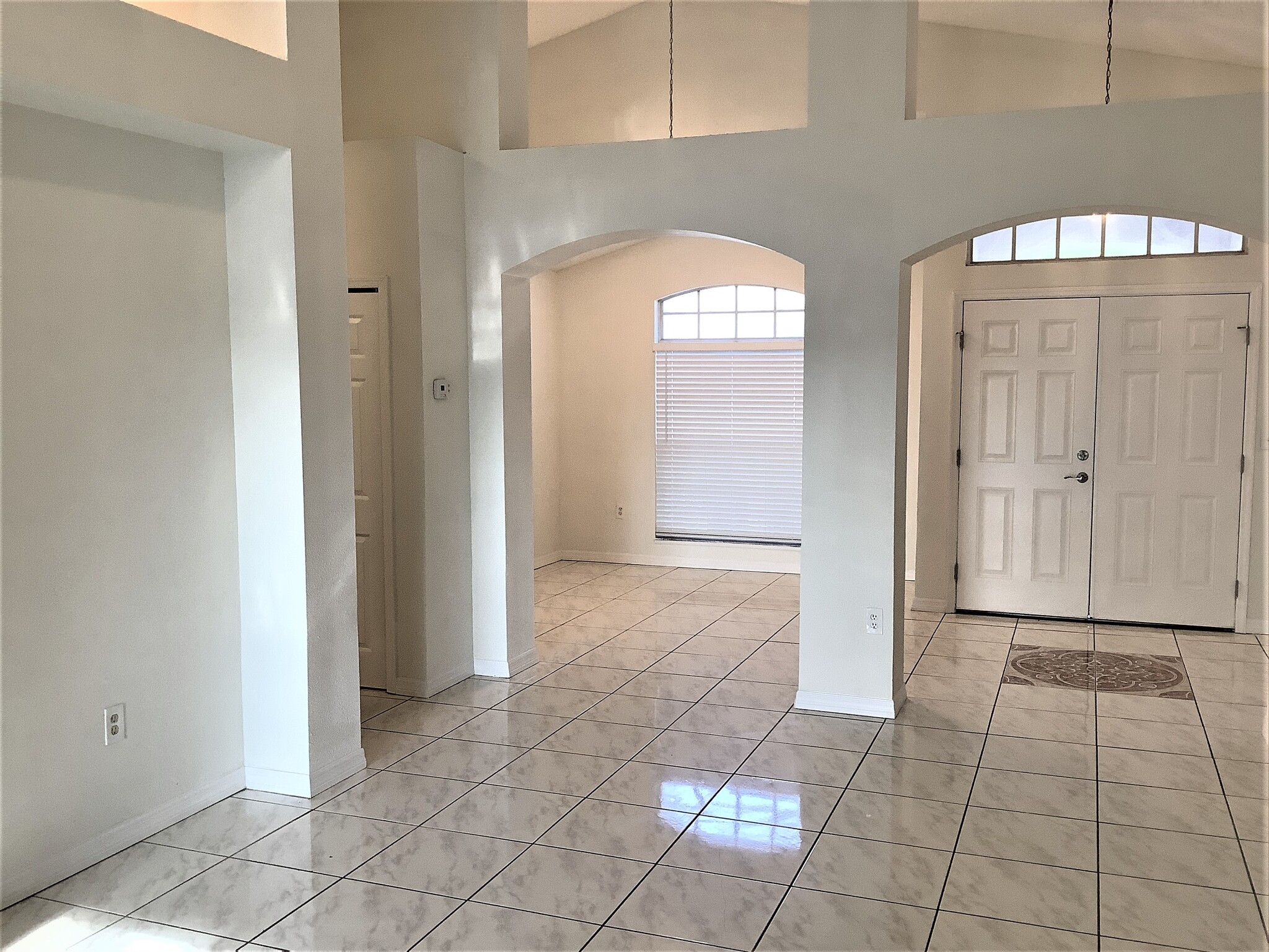 Building Photo - 2808 Berkshire Cir