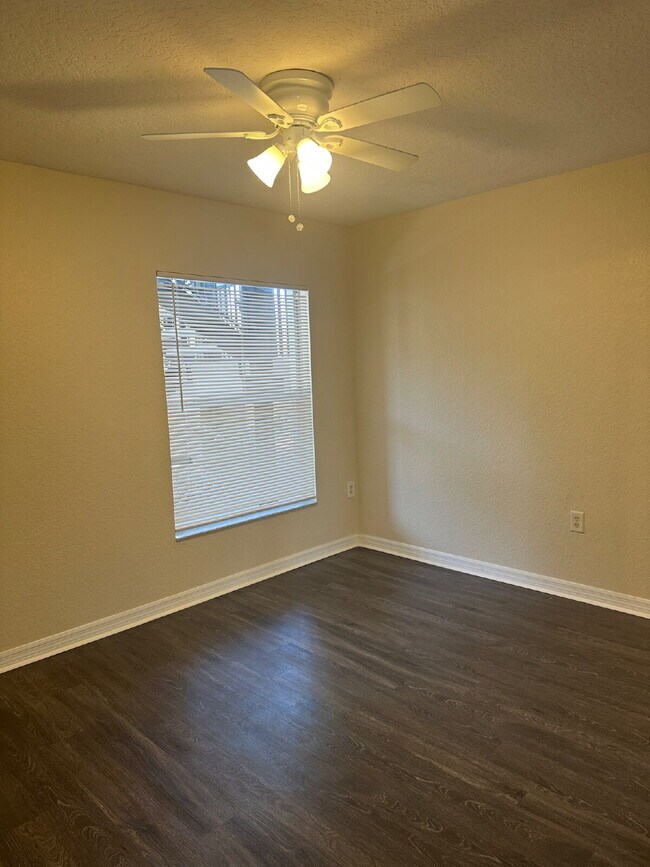 Building Photo - 2631 Emerald Lake Ct