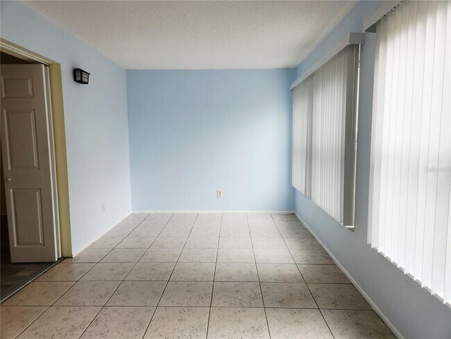 Building Photo - 2457 Ecuadorian Way