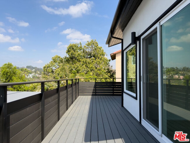 Building Photo - 845 N La Fayette Park Pl