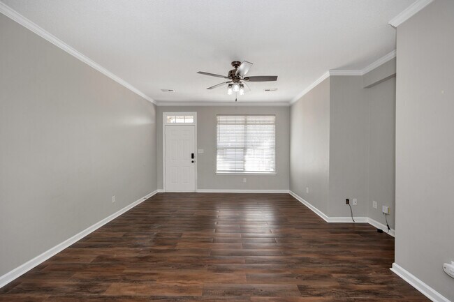 Building Photo - 103 N W Sugar Bluff Ln