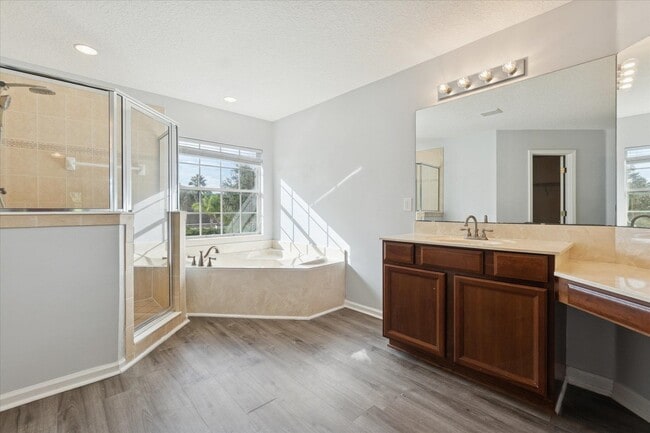 Building Photo - 140 Corral Cir