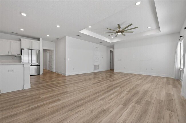 Building Photo - 210 Lyla Ln