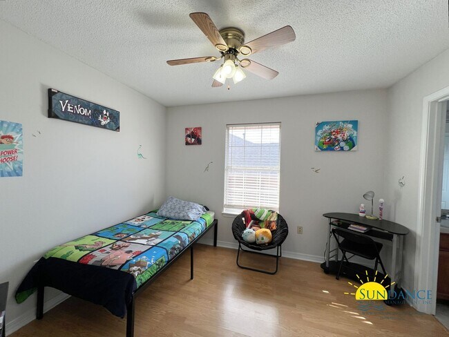 Building Photo - Spacious 4 Bedrooms in South Crestview!