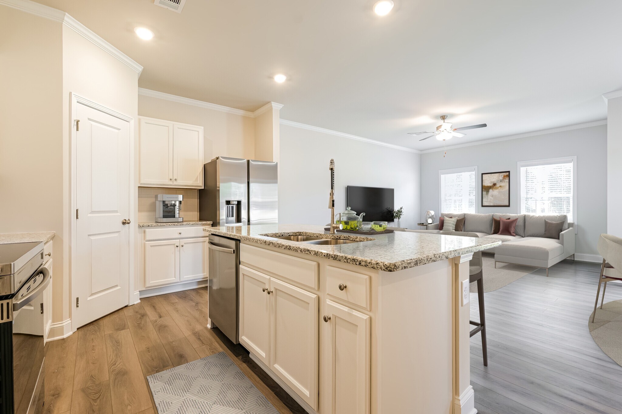 Building Photo - 166 PYRUS Ln