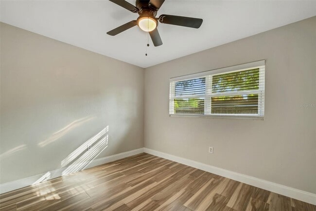 Building Photo - 1824 Roanoke Ave