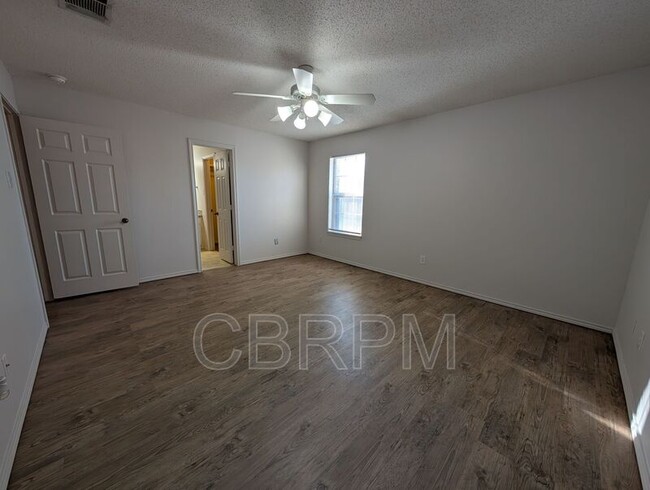 Building Photo - 2413 87th St