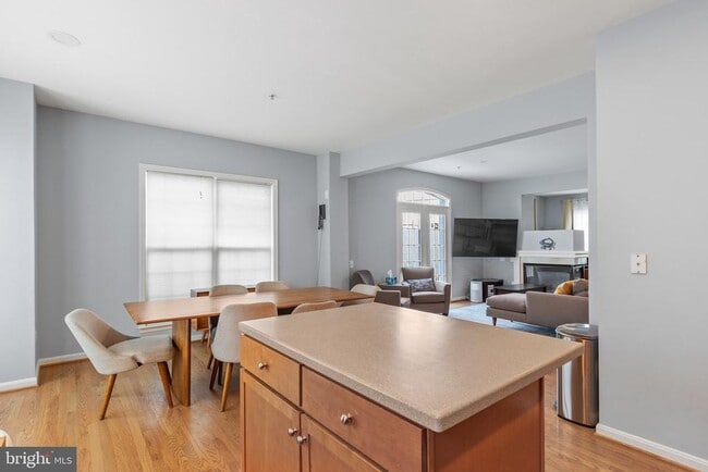 Building Photo - 2500 Clairmont View Way