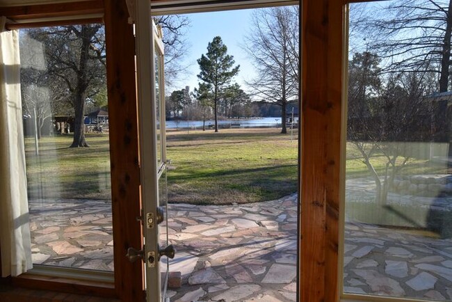 Building Photo - Tour Today! 3 Bedroom Home On Lake Tyler!