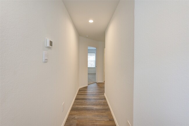 Building Photo - 24434 Elmwood Falls Dr