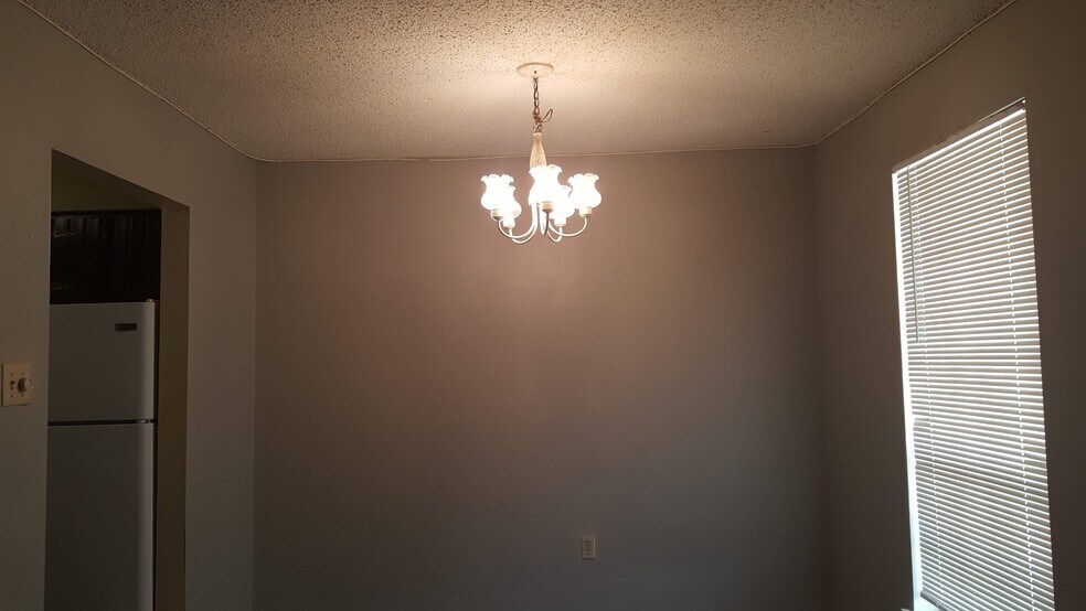 Building Photo - 3030 Congress Blvd