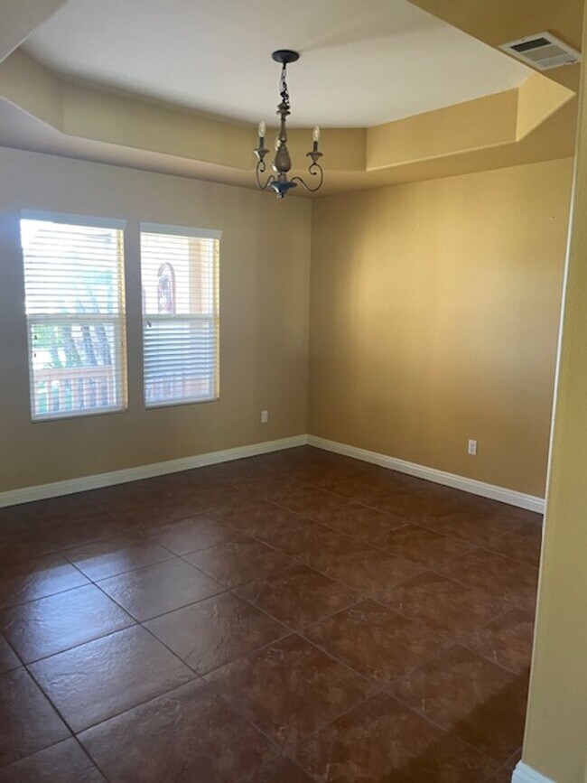 Building Photo - Wine Country awaits