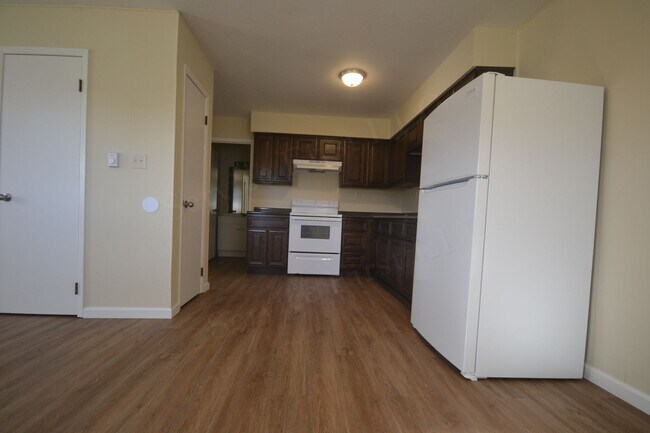 Building Photo - Cross Timbers Apartment