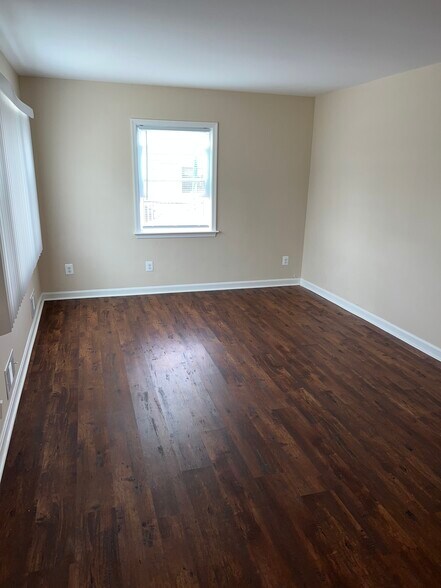 Building Photo - 3802 Thornwood Rd