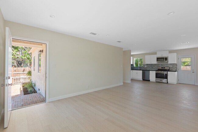 Building Photo - Newly Remodeled 3BD Home Near CSUN with Private Yard
