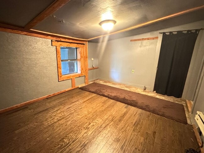 Building Photo - 116 E Jackson Ave