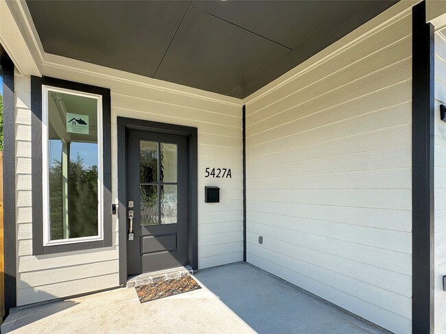 Building Photo - 5427 Bellfort Ave