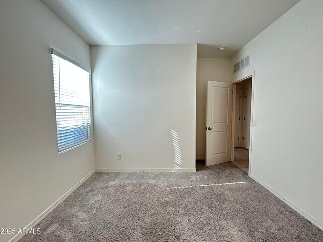 Building Photo - 6524 W Magdalena Ln