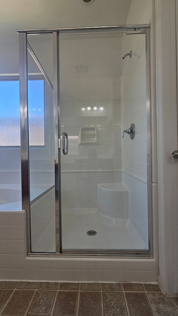 Building Photo - Spacious 4 Bedroom Home with Open Layout & Stunning Backyard