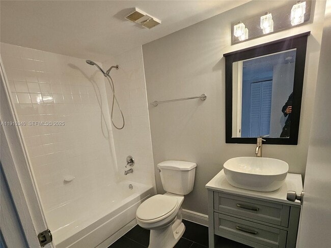 Building Photo - 850 N Miami Ave