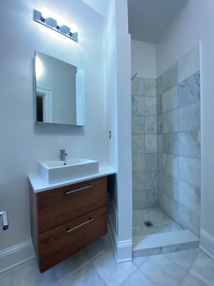 Building Photo - 2129 N St NW