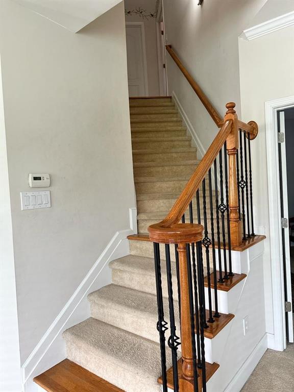 Building Photo - 5860 White Creek Run