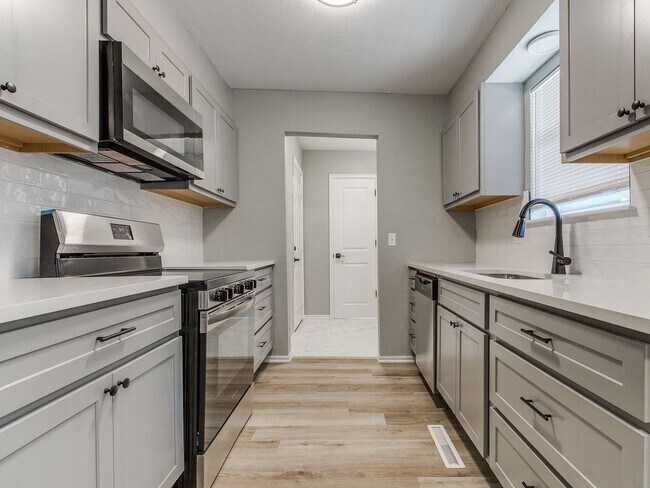 Building Photo - Stunning 4-Bedroom Home for Rent in Westwood Addition – Completely Remodeled on a Huge Lot!