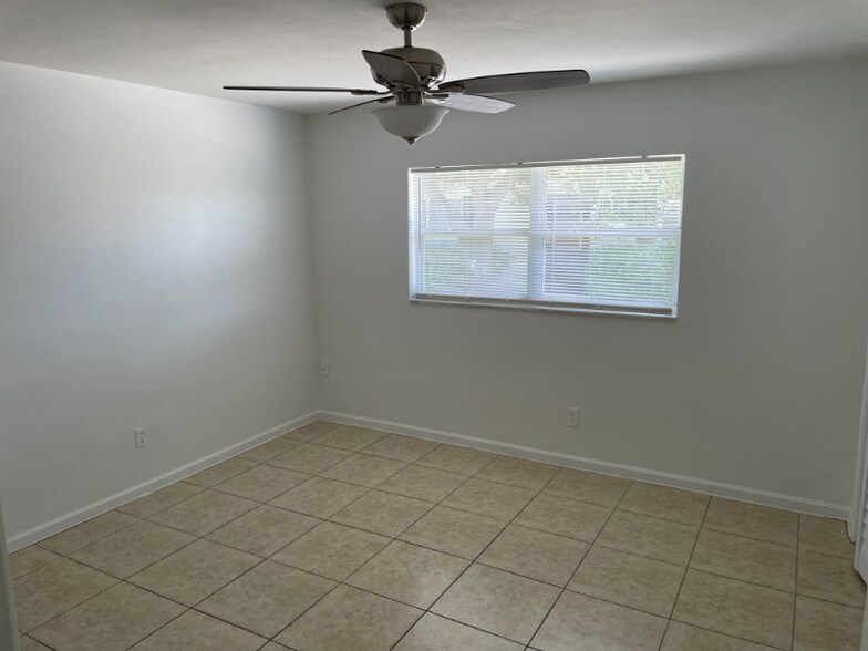 Building Photo - 623 92nd Ave N