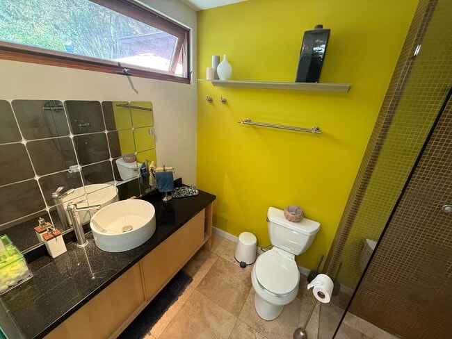 Building Photo - Mid-Century Modern 3-Bedroom Home with Pri...