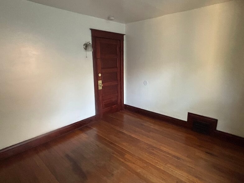 Building Photo - 739 Minor Ave