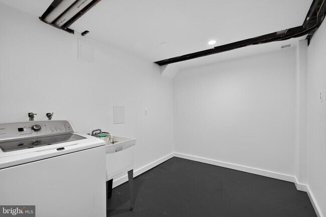 Building Photo - 11102 Bucknell Dr
