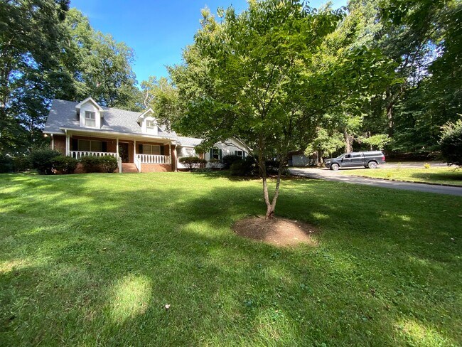 Building Photo - 3/2 convenient to Uptown Shelby, NC as well as the new 74 Bypass