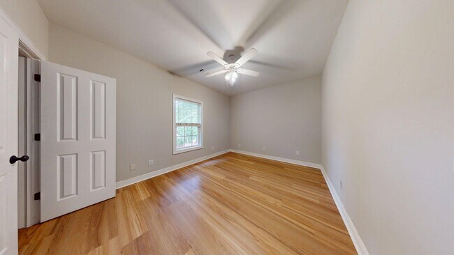 Building Photo - One Level 4 Bedroom Brick Home on N. Colle...