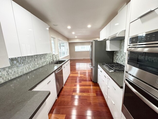 Building Photo - Perfect Shape Pleasanton Single Family Home in Val Vista neighborhood