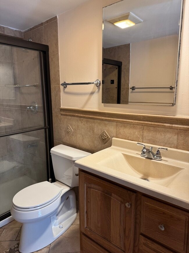 Building Photo - 300 S Roselle Rd