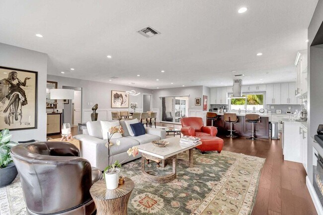 Building Photo - 5660 Golfway Dr