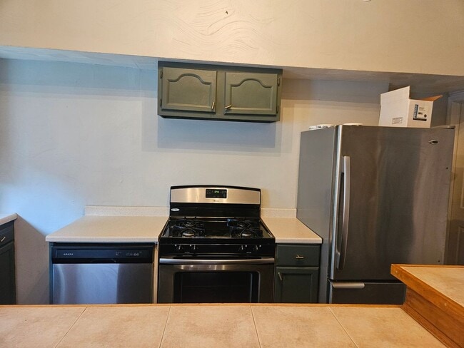 Building Photo - Central Location, Private Deck, In Unit W/...