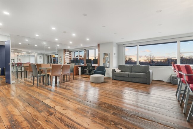 Building Photo - 151 Tremont St