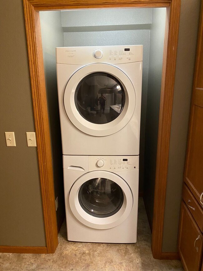 Building Photo - 133 Fifth St