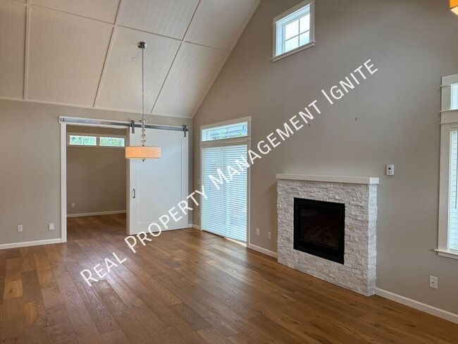 Building Photo - 2439 NW Drouillard Ave