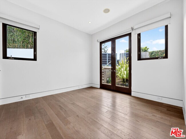 Building Photo - 770 Paseo Miramar