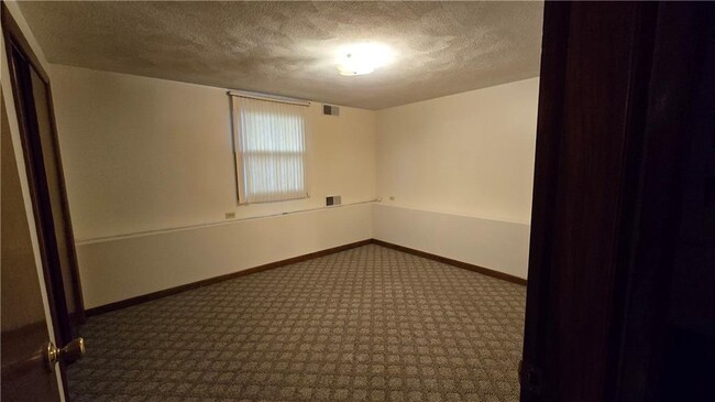 Building Photo - 25 Greene Ave