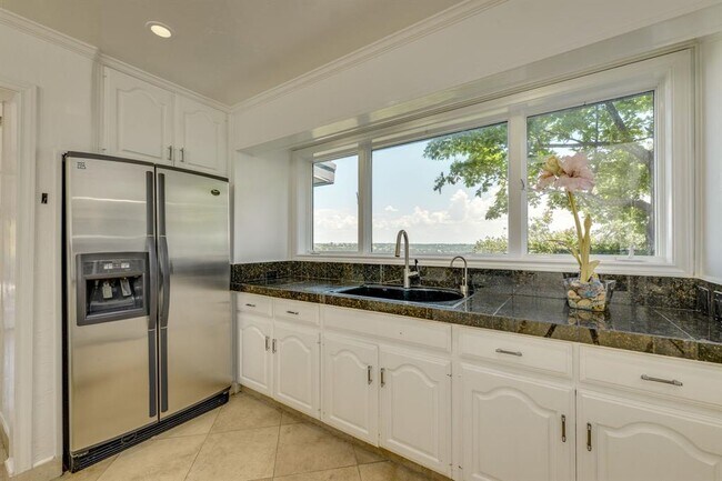 Building Photo - 6800 Falcata Cove