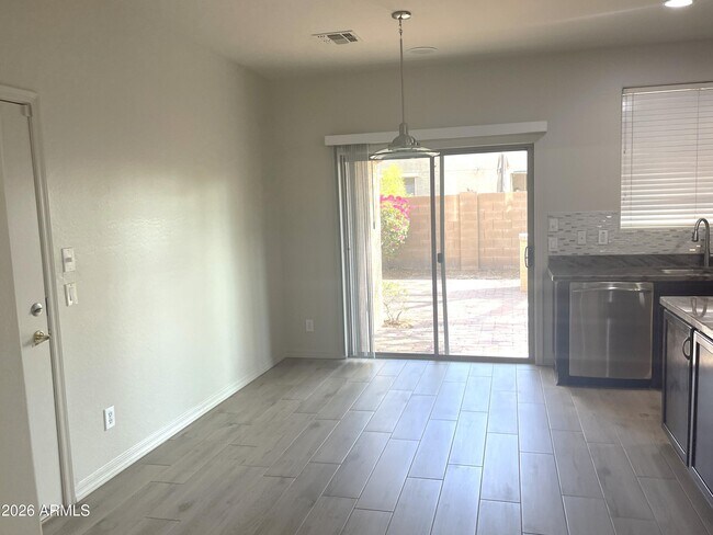 Building Photo - 3934 E Battala Ave