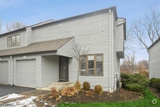 Building Photo - 55 Stonegate Dr