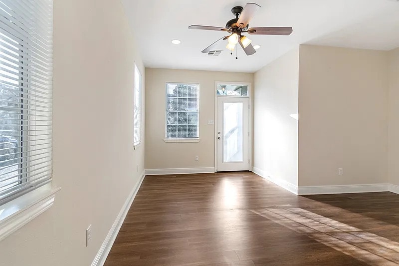 Building Photo - 2408 Oak Aly