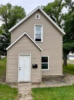 Building Photo - 729 W Cavour Ave