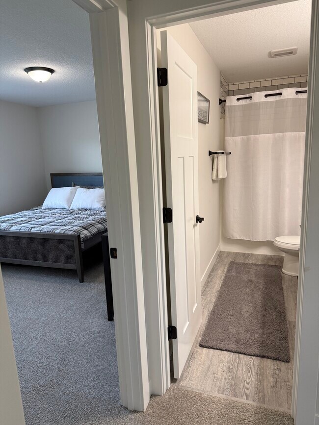 Building Photo - 6808 Verandah Ln