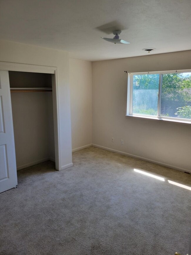 Building Photo - 3 Bedroom, 2 Bathroom 4-Plex