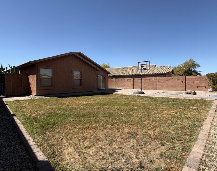 Building Photo - 7029 S 31st Dr